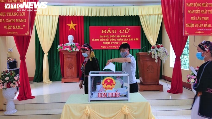 Trực tiếp: Gần 70 triệu cử tri cả nước đi bỏ phiếu bầu ĐBQH và HĐND các cấp - 43