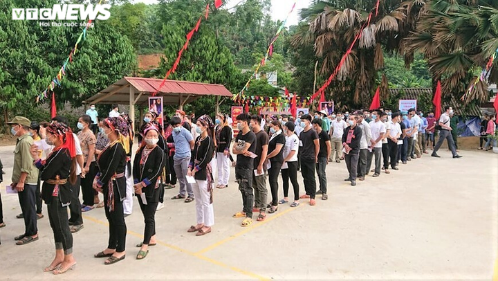 Trực tiếp: Gần 70 triệu cử tri cả nước đi bỏ phiếu bầu ĐBQH và HĐND các cấp - 40