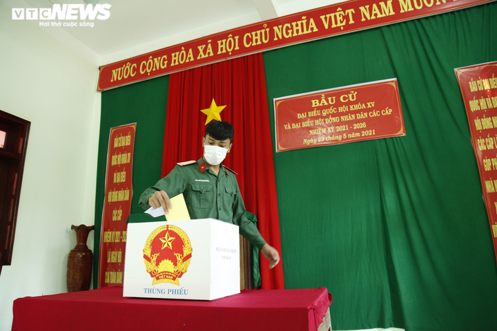 Những lá phiếu trong khu cách ly của cử tri Tiền Giang, mong dịch bệnh sớm qua - 3