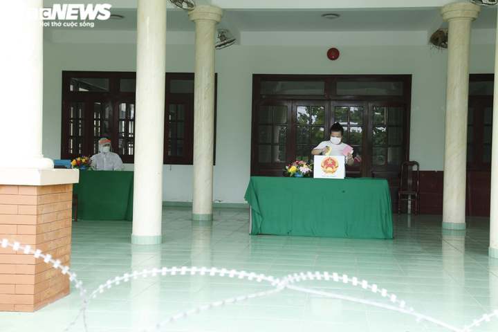 Những lá phiếu trong khu cách ly của cử tri Tiền Giang, mong dịch bệnh sớm qua - 5