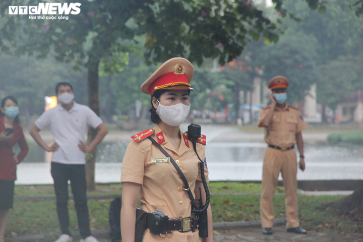 Ảnh: Tổng Bí thư Nguyễn Phú Trọng bỏ phiếu bầu cử tại Hà Nội - 7