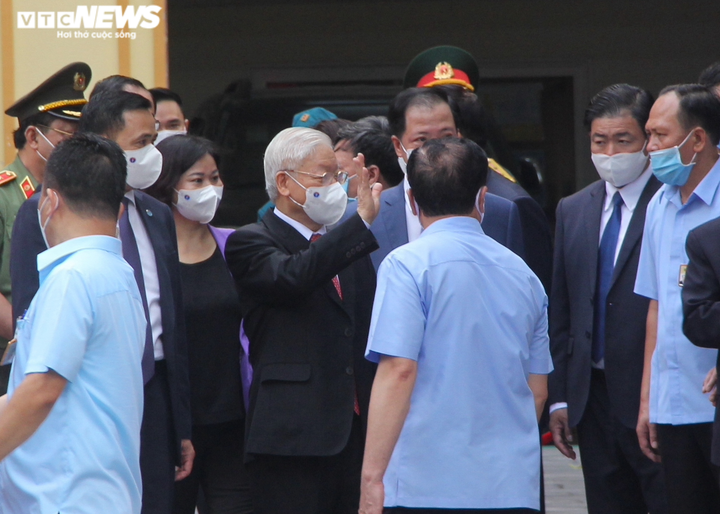 Ảnh: Tổng Bí thư Nguyễn Phú Trọng bỏ phiếu bầu cử tại Hà Nội - 5