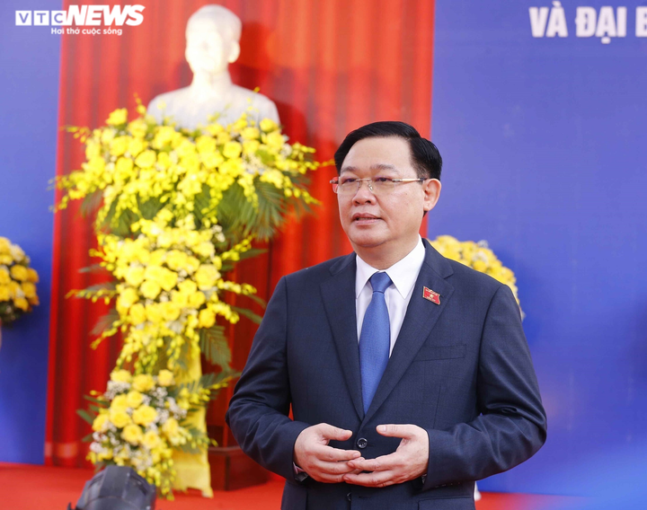 Ảnh: Lãnh đạo Đảng, Nhà nước đi bầu cử, thực hiện quyền, nghĩa vụ công dân - 6