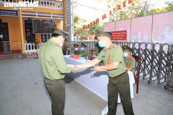 Trực tiếp: Gần 70 triệu cử tri cả nước đi bỏ phiếu bầu ĐBQH và HĐND các cấp - 66