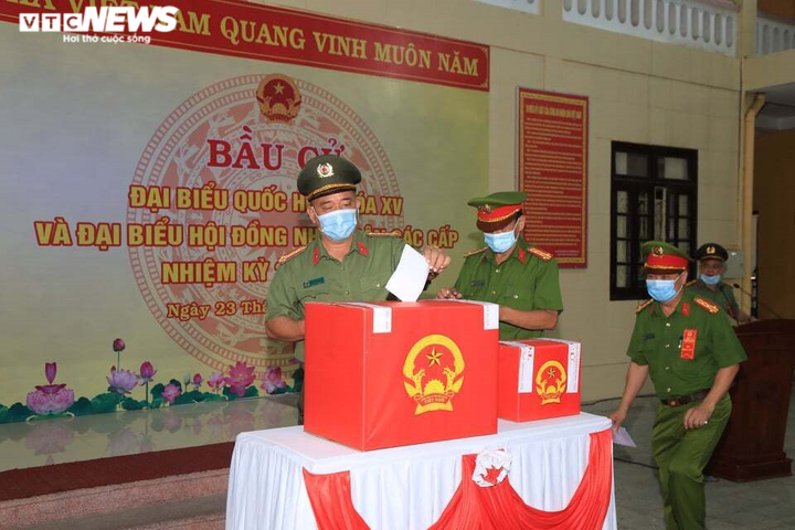 Trực tiếp: Gần 70 triệu cử tri cả nước đi bỏ phiếu bầu ĐBQH và HĐND các cấp - 61