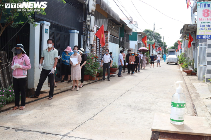 Trực tiếp: Gần 70 triệu cử tri cả nước đi bỏ phiếu bầu ĐBQH và HĐND các cấp - 25