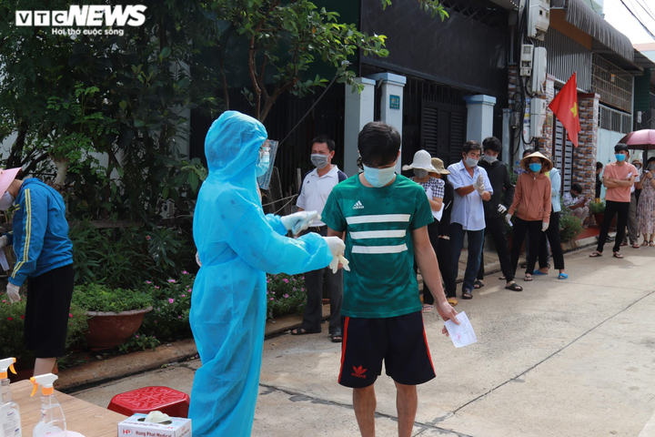 Trực tiếp: Gần 70 triệu cử tri cả nước đi bỏ phiếu bầu ĐBQH và HĐND các cấp - 27