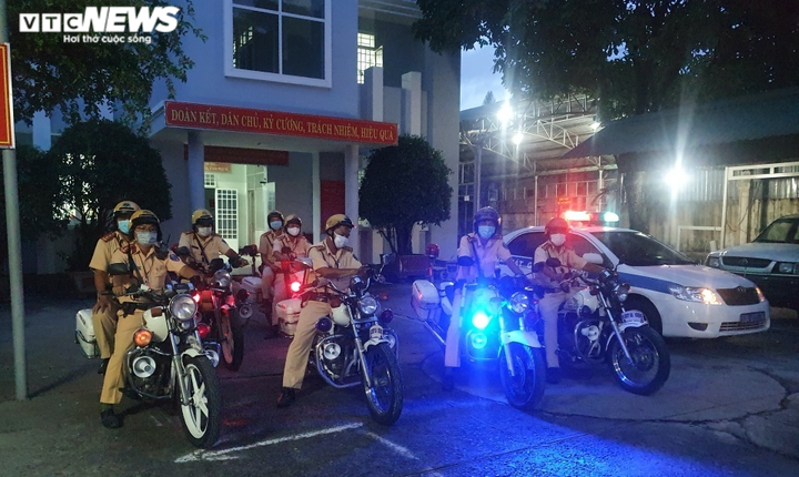 CSGT TP.HCM ra quân đảm bảo an ninh trong ngày bầu cử - 1