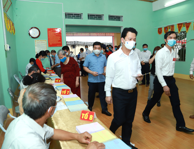 Trực tiếp: Gần 70 triệu cử tri cả nước đi bỏ phiếu bầu ĐBQH và HĐND các cấp - 32