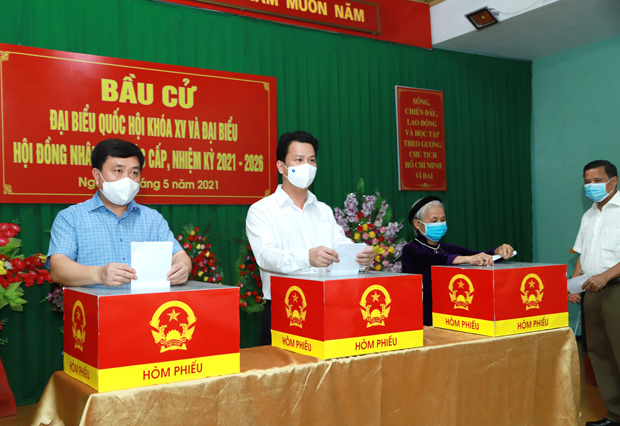 Trực tiếp: Gần 70 triệu cử tri cả nước đi bỏ phiếu bầu ĐBQH và HĐND các cấp - 33