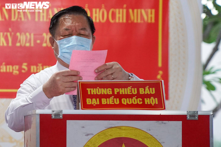 Trực tiếp: Gần 70 triệu cử tri cả nước đi bỏ phiếu bầu ĐBQH và HĐND các cấp - 13