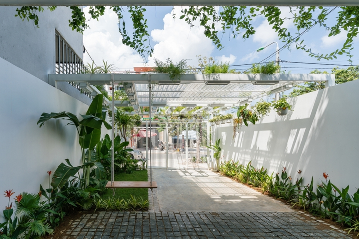 Ngôi nhà yên bình có cây xanh ở khắp mọi nơi - 2