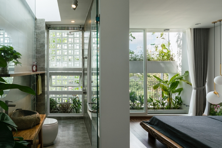 Ngôi nhà yên bình có cây xanh ở khắp mọi nơi - 9