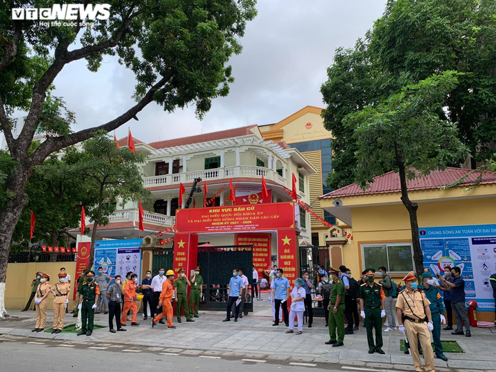 Trực tiếp: Gần 70 triệu cử tri cả nước đi bỏ phiếu bầu ĐBQH và HĐND các cấp - 70