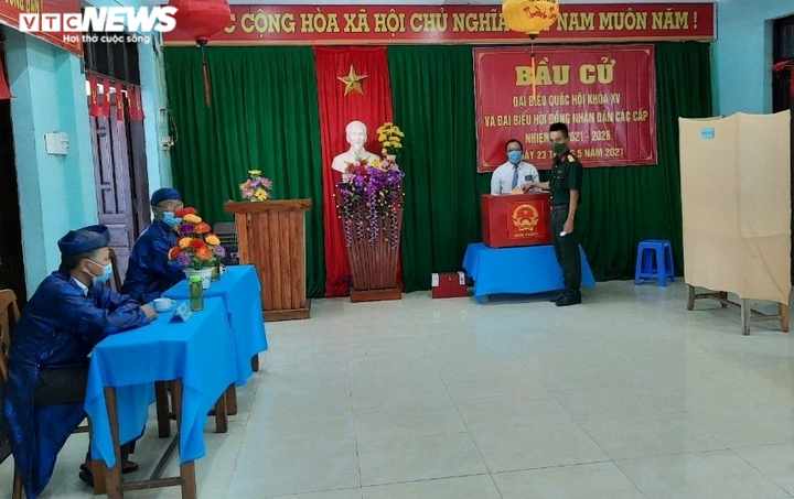 Trực tiếp: Gần 70 triệu cử tri cả nước đi bỏ phiếu bầu ĐBQH và HĐND các cấp - 54