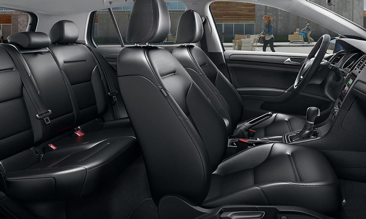 Bất ngờ những mẫu xe phổ thông sở hữu nội thất sang trọng - 10