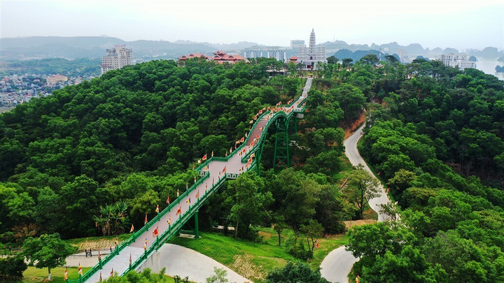 Đẹp ngoạn mục quần thể văn hóa tâm linh trên đỉnh Ba Đèo, Hạ Long - 2