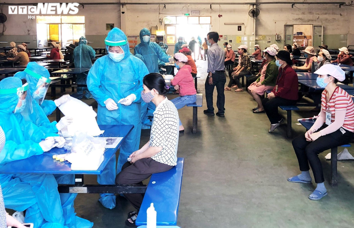 Nữ học sinh mắc COVID-19 sau 4 lần xét nghiệm từng đi những đâu? - 1