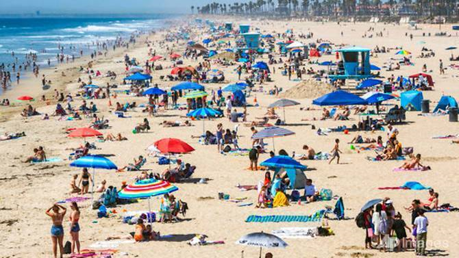 Mỹ: Biển người dự tiệc sinh nhật giữa mùa dịch, 149 người bị bắt - 1