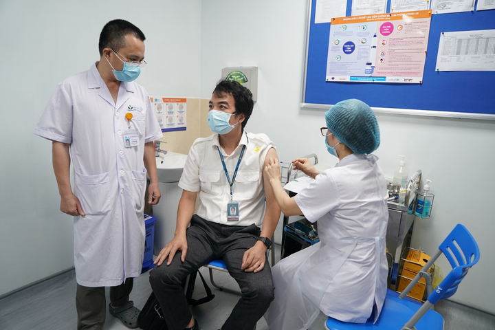 Vaccine COVID-19: 'Lá chắn' để hàng không vững bước giữa đại dịch - 3