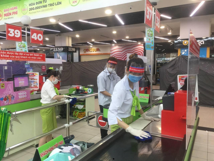 Xác định được 4 F1 và 9 F2 của ca dương tính nCoV đến Big C Thăng Long - 1