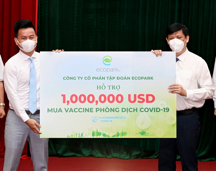 Ecopark trao 1 triệu USD ủng hộ quỹ vaccine COVID-19 của Chính phủ - 1