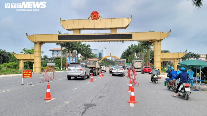 TP Bắc Ninh lập 115 chốt chặn kiểm soát dịch COVID-19 - 1