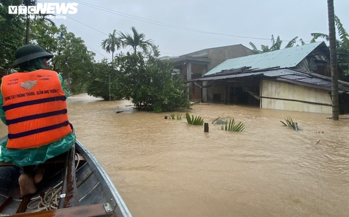 Hai địa phương ở Quảng Nam lên tiếng việc nghệ sĩ Hoài Linh trao quà hỗ trợ - 1