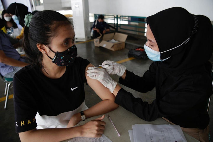 Vaccine Trung Quốc dành cho nhà tù Indonesia bị trộm đem bán - 1