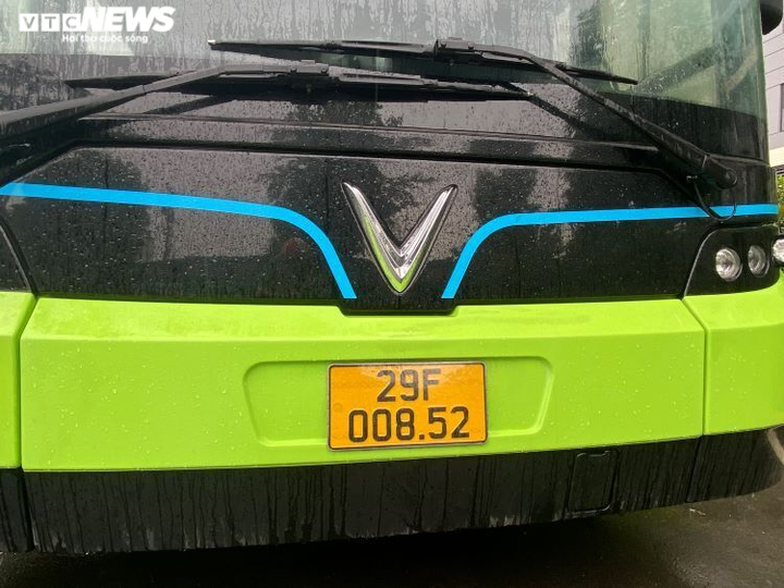 Chiếc xe buýt điện VinFast lần đầu tiên xuất hiện ở TP.HCM - 2