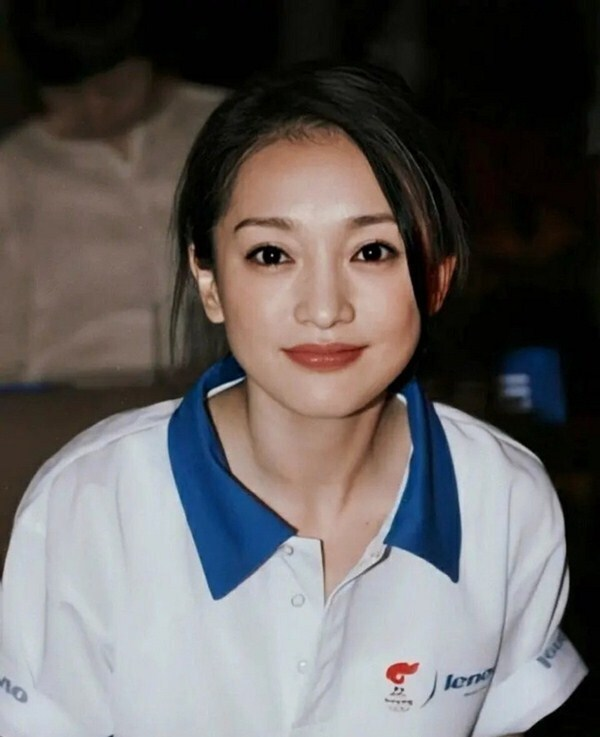 Dân mạng phát sốt với loạt ảnh thời thơ ấu và hoa niên của Châu Tấn - 8