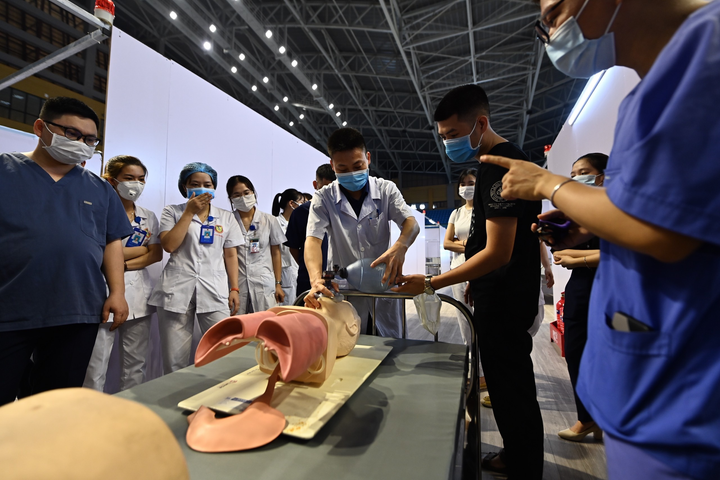 Ảnh: Bên trong bệnh viện dã chiến điều trị COVID-19 lớn nhất miền Bắc - 12