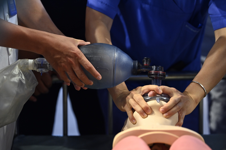 Ảnh: Bên trong bệnh viện dã chiến điều trị COVID-19 lớn nhất miền Bắc - 13