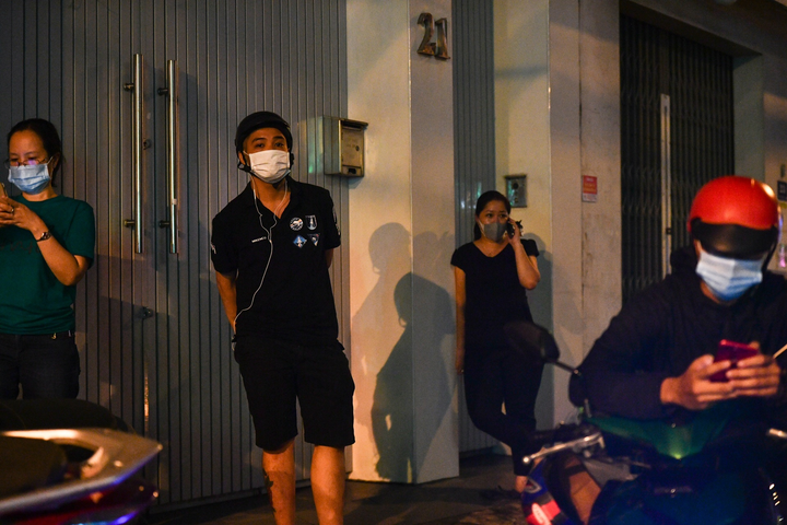 Lãnh đạo Sở Y tế chỉ đạo truy vết tại tòa nhà văn phòng ở Phú Nhuận, TP.HCM - 7