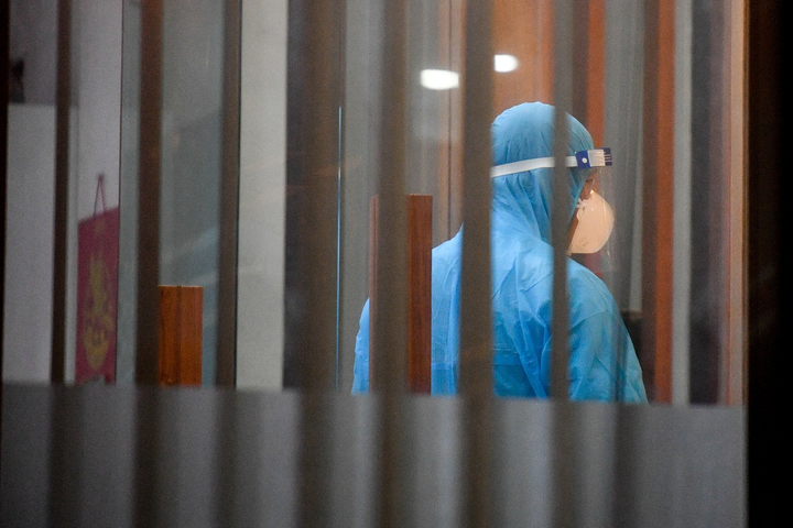 Lãnh đạo Sở Y tế chỉ đạo truy vết tại tòa nhà văn phòng ở Phú Nhuận, TP.HCM - 8