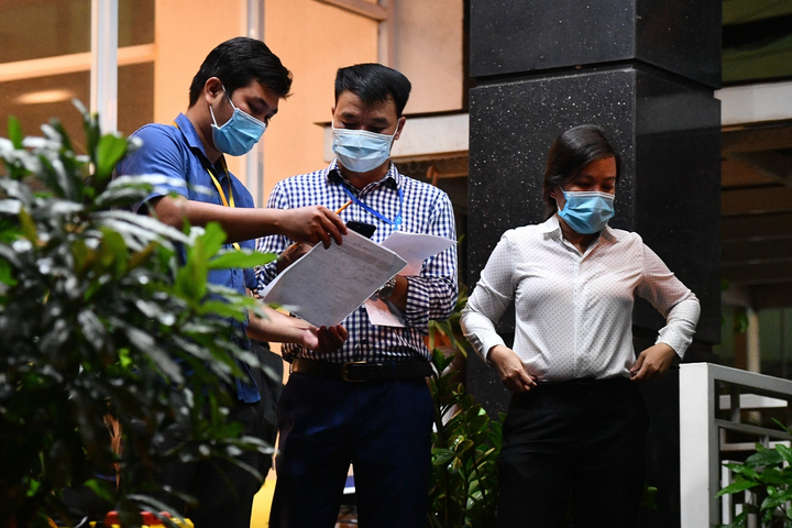 Lãnh đạo Sở Y tế chỉ đạo truy vết tại tòa nhà văn phòng ở Phú Nhuận, TP.HCM - 6