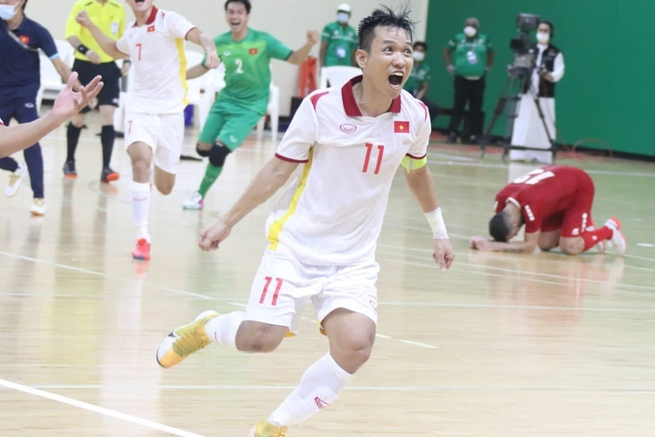 Bộ trưởng VH-TT&DL chúc mừng đội tuyển futsal Việt Nam dự World Cup - 1