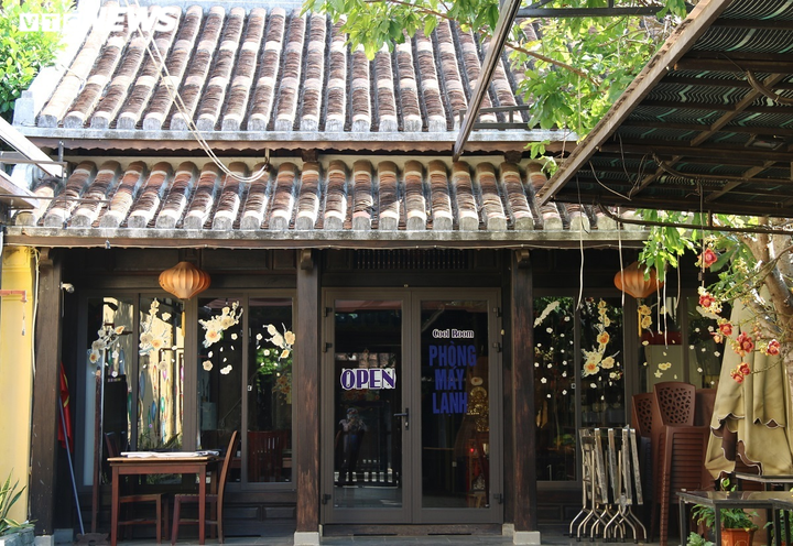 Ảnh: Dỡ lệnh cấm phục vụ tại chỗ, nhà hàng, quán cà phê ở Hội An đóng cửa im lìm - 8