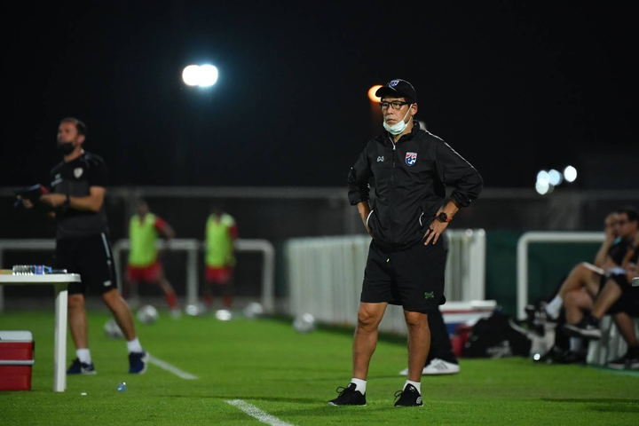 Tuyển Thái Lan thất bại trong trận giao hữu đầu tiên tại UAE - 1