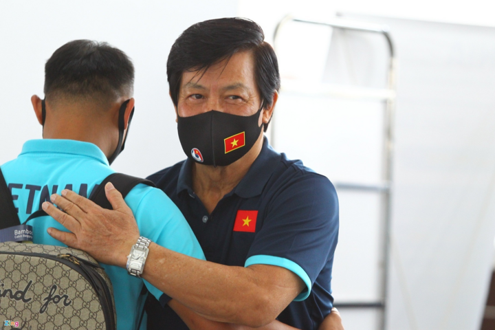 Tuyển Việt Nam hào hứng tới UAE đấu vòng loại World Cup - 7