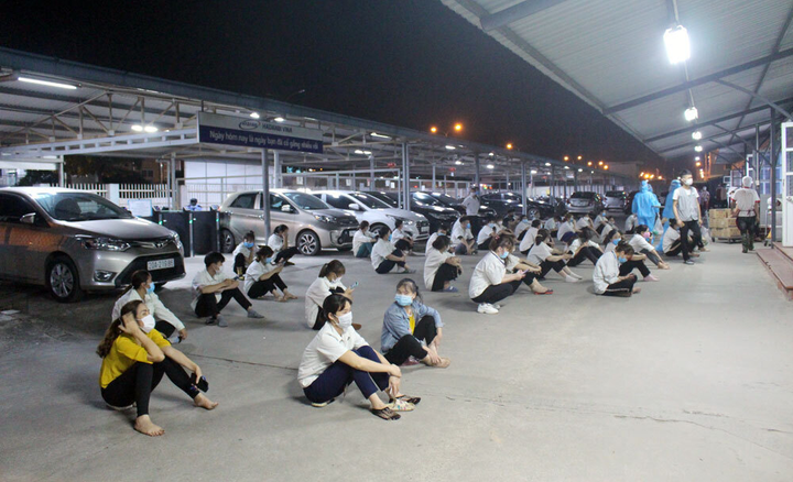 Thái Nguyên: 155 F1 tại KCN Điềm Thụy được đưa đi cách ly tập trung - 1