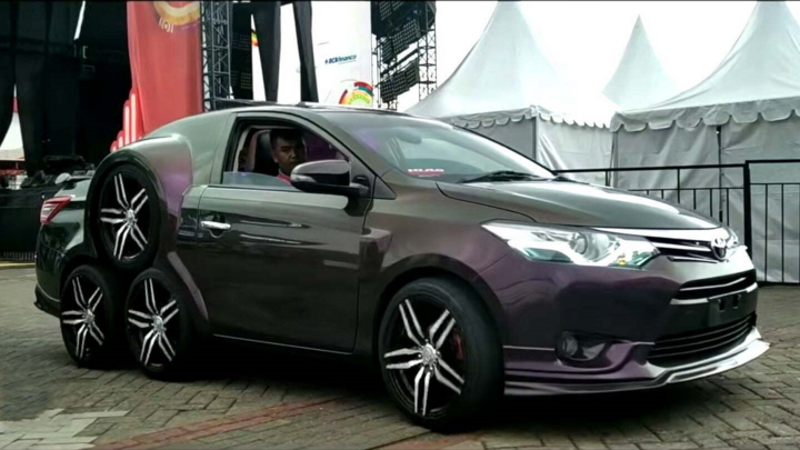 Toyota Vios độ 8 bánh kỳ dị của dân chơi Indonesia - 1