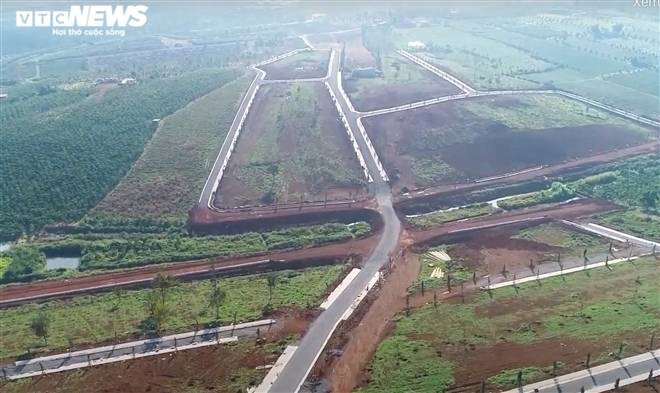 Sau chỉ đạo 'nóng', quả đồi 36ha bị xẻ thành 1.000 đất nền vẫn giao dịch ầm ầm - 1