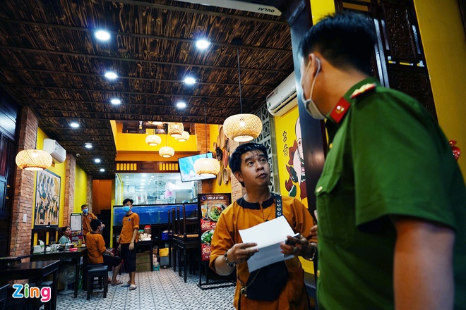 TP.HCM đóng cửa quán ăn đường phố, spa từ 0h ngày 28/5 - 2