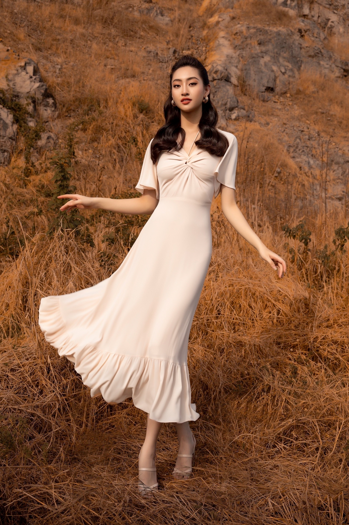 Hà Kiều Anh trẻ đẹp ngỡ ngàng khi chụp ảnh cùng hoa hậu kém 24 tuổi - 7