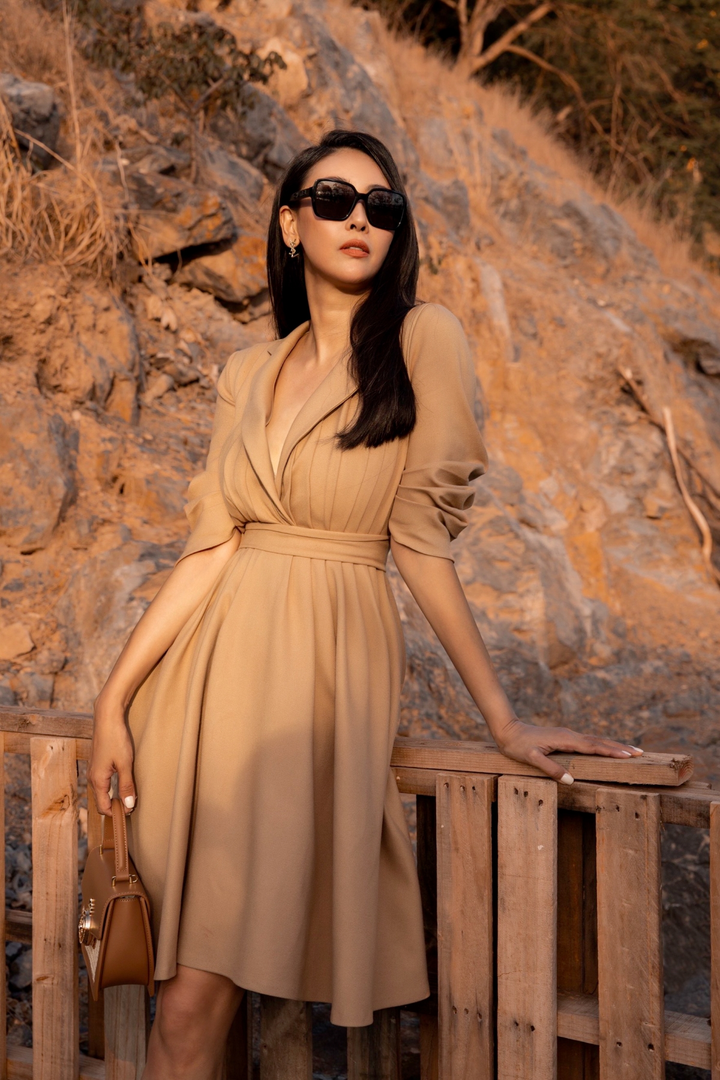 Hà Kiều Anh trẻ đẹp ngỡ ngàng khi chụp ảnh cùng hoa hậu kém 24 tuổi - 9