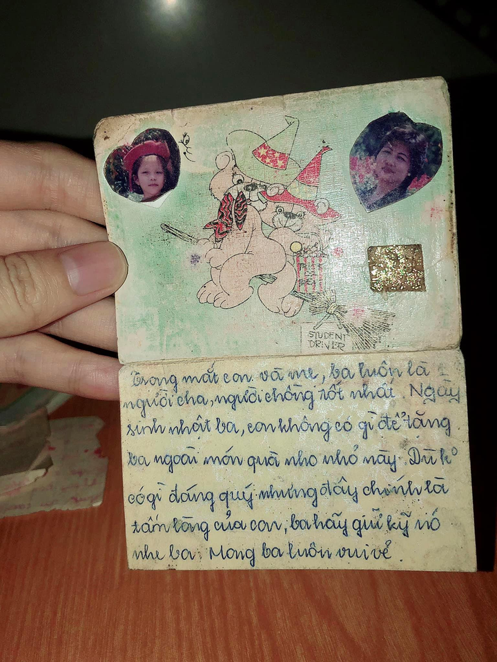 Thấy ‘bí mật’ trong ví bố, cô gái rớt nước mắt khiến dân mạng rưng rưng theo - 2