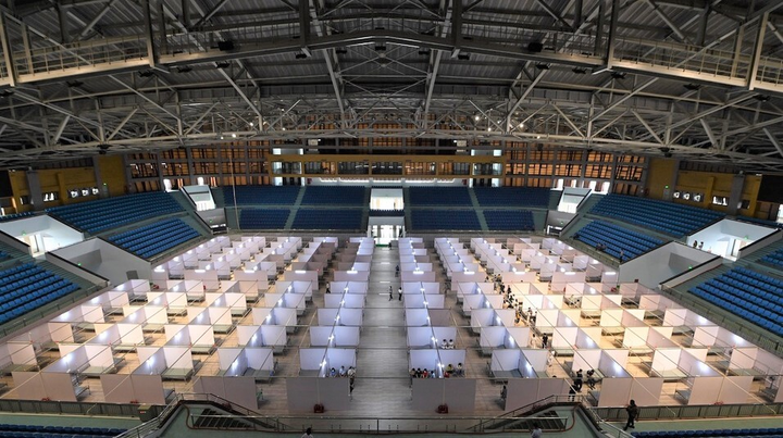 Bệnh viện dã chiến số 2 Bắc Giang đón 500 bệnh nhân COVID-19 trong đêm - 2