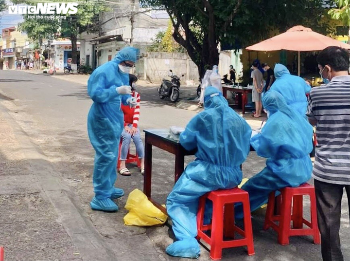 Một người ở Gia Lai dương tính SARS-CoV-2 - 1