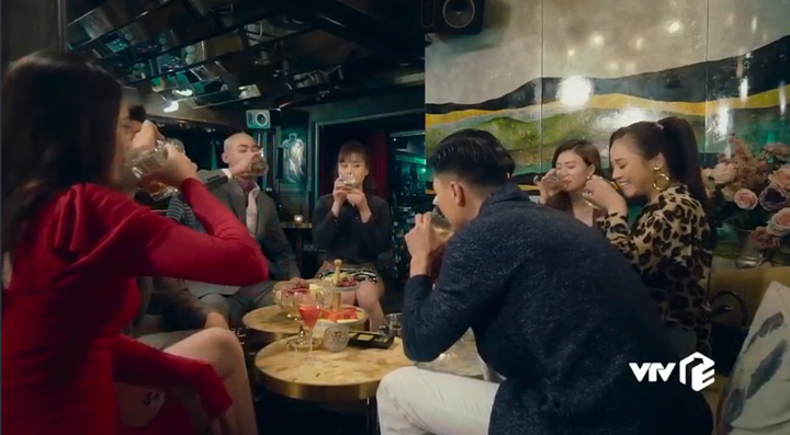 Hương vị tình thân tập 28: Nam uống rượu đến chảy máu dạ dày, Long đưa vào viện - 1